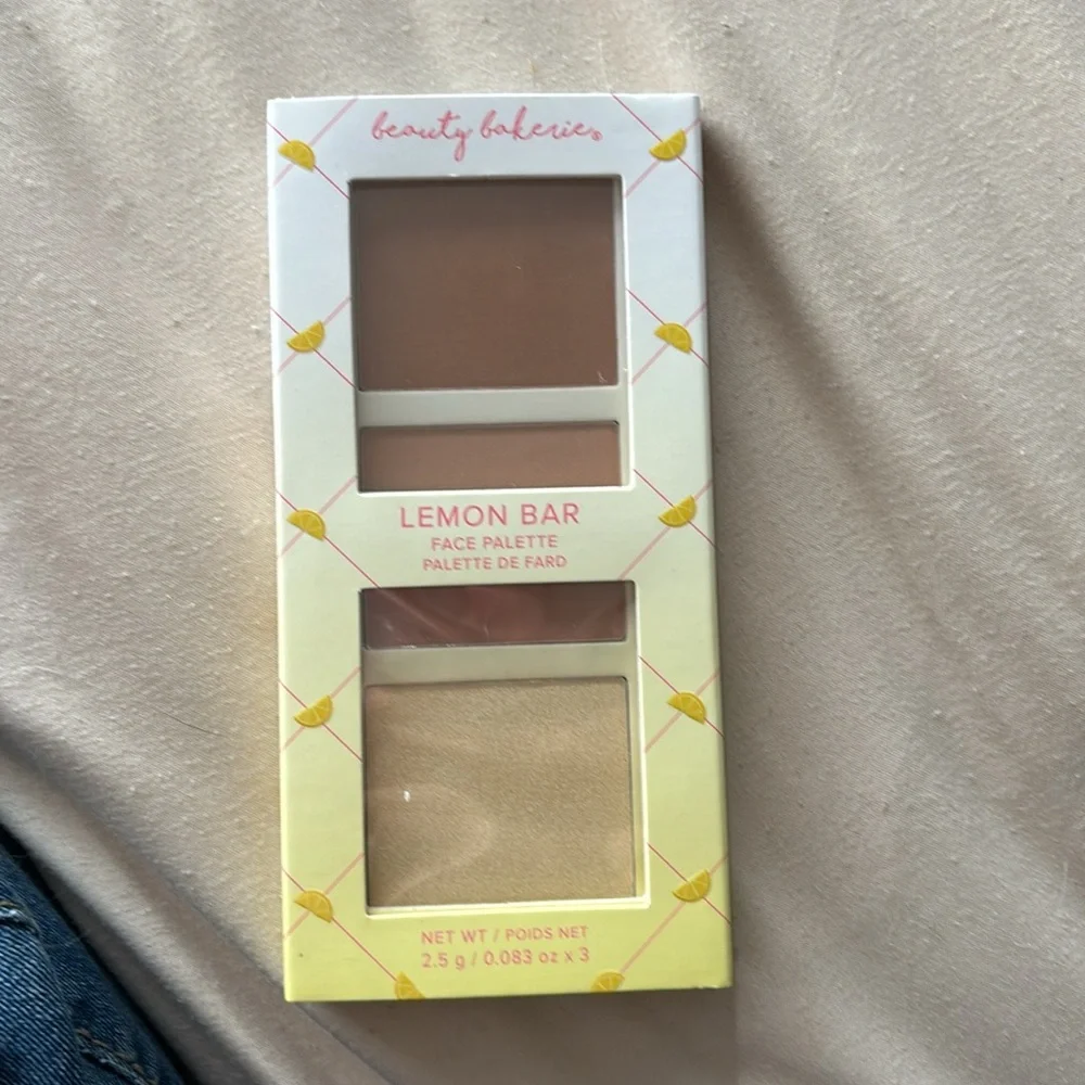 Makeup bundle - Picture 4 of 12